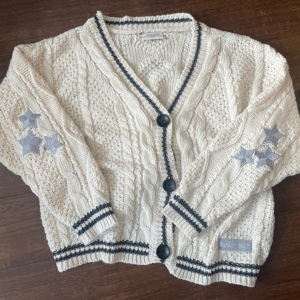 Never worn folklore cardigan xs/s